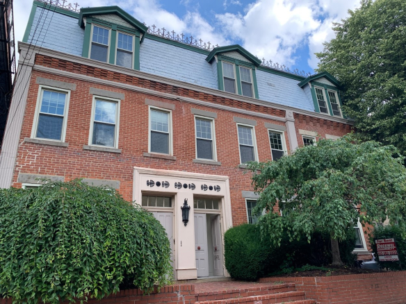 5429 Howe Street, 2nd Floor